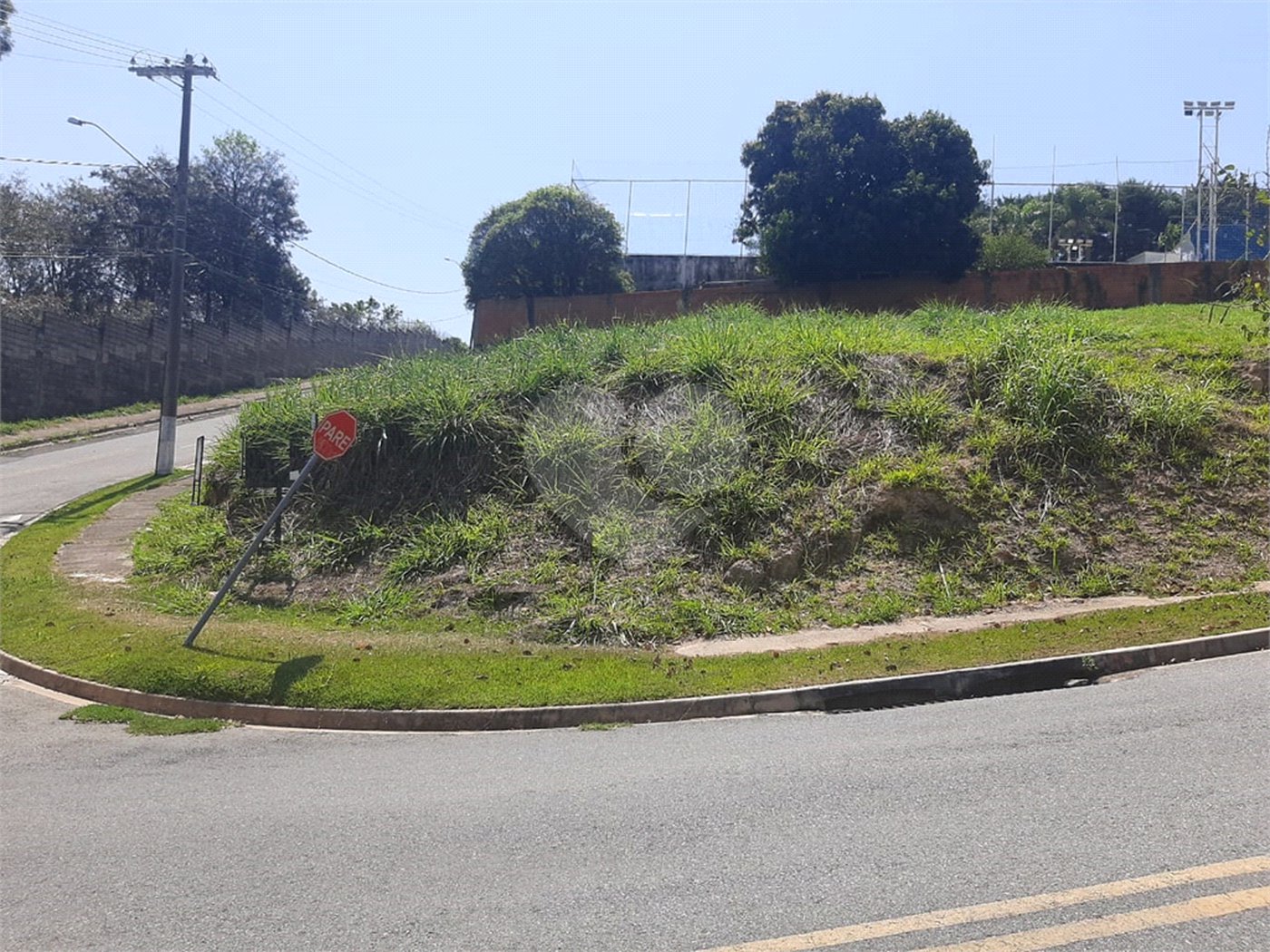 Terreno à venda com 1 suíte em Bosque, Vinhedo, SP