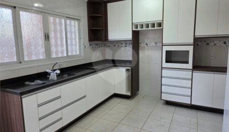 Casa para alugar com 2 quartos, sendo 1 suíte,  no condomínio Aclimação, Atibaia - SP