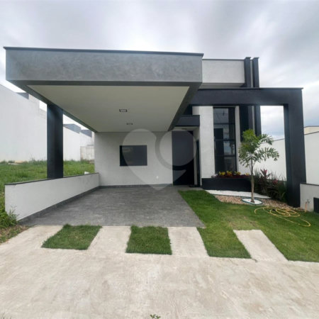 Casa à venda com 3 quartos, sendo 1 suíte, no condomínio Horto Florestal Villagio, Sorocaba - SP