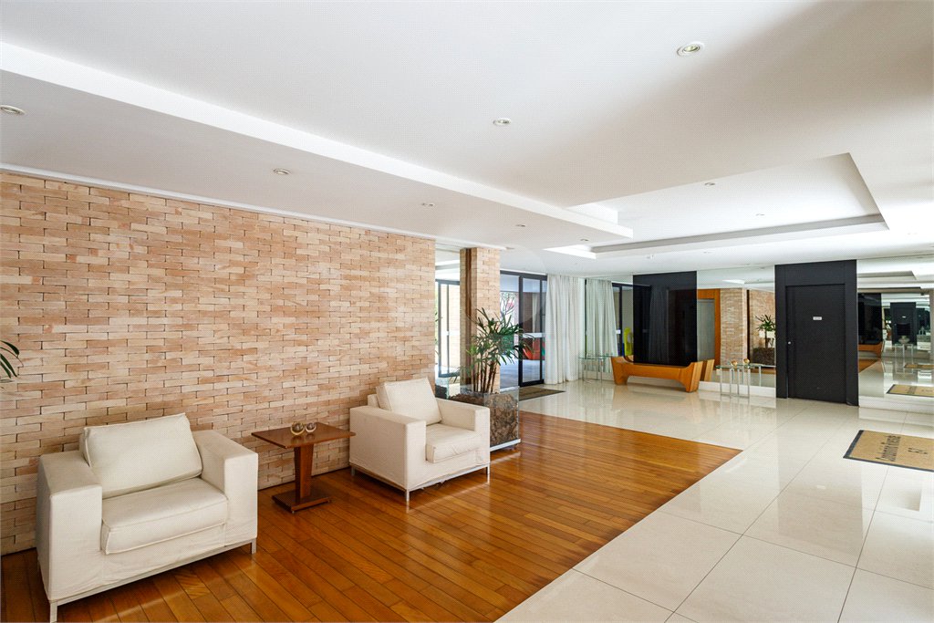 Apartamento à venda com 4 quartos, sendo 2 suítes,  em Jardim Panorama, São Paulo, SP
