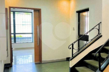 Casa à venda com 4 quartos, sendo 2 suítes, em Pinheiros, São Paulo, SP