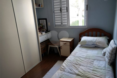 Sobrado à venda com 3 quartos, sendo 1 suíte, em Bosque da Saúde, São Paulo, SP