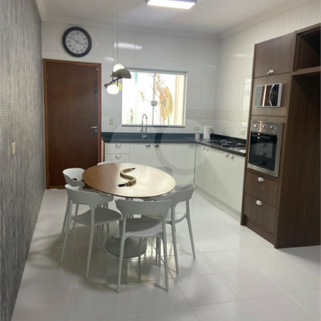 Sobrado à venda com 3 quartos, sendo 1 suíte,  em Vila Pires, Santo André, SP