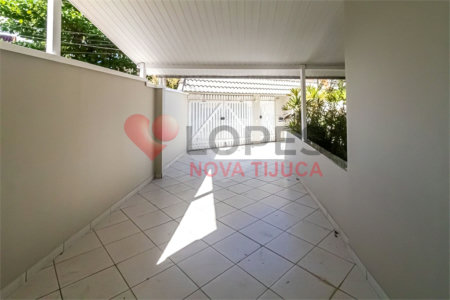 Casa de Vila à venda com 3 quartos, sendo 1 suíte, em Freguesia (jacarepaguá), Rio de Janeiro, RJ