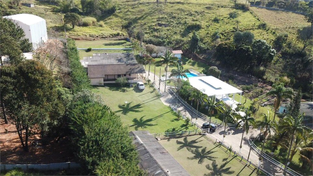 Chácara à venda com 4 quartos, sendo 1 suíte, em Luiz Fagundes, Mairiporã, SP