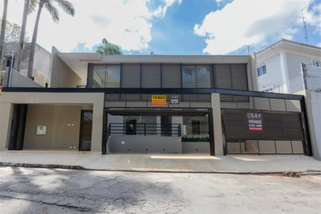Casa à venda com 4 quartos, sendo 1 suíte,  em Jardim Guedala, São Paulo, SP