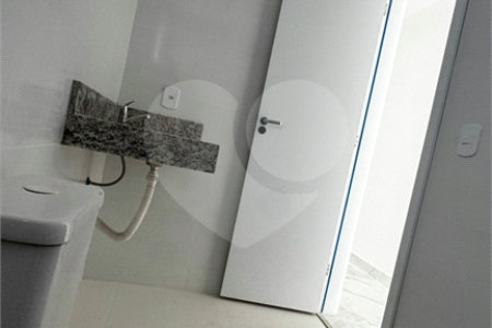 Casa à venda com 2 quartos, sendo 1 suíte, no condomínio Parque Guará, Rio de Janeiro - RJ