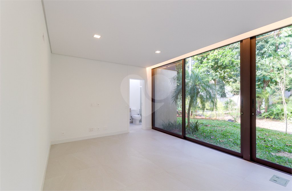 Casa à venda com 5 suítes no condomínio Chácara Flora, São Paulo - SP