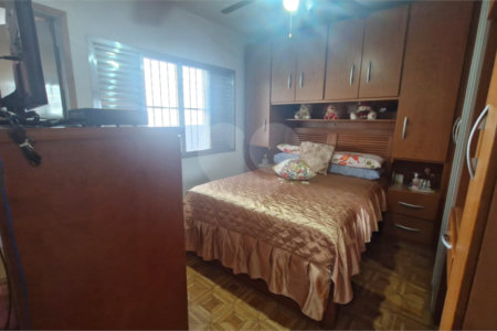 Sobrado à venda com 3 quartos, sendo 1 suíte, em Vila Santana, São Paulo, SP