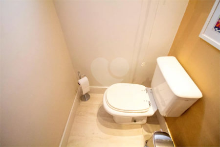 Casa à venda com 4 quartos, sendo 3 suítes, no condomínio Residencial Sans Souci, São Paulo - SP