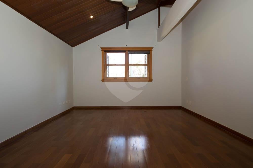 Casa à venda com 4 suítes no condomínio Jardim das Azaléias, São Paulo - SP