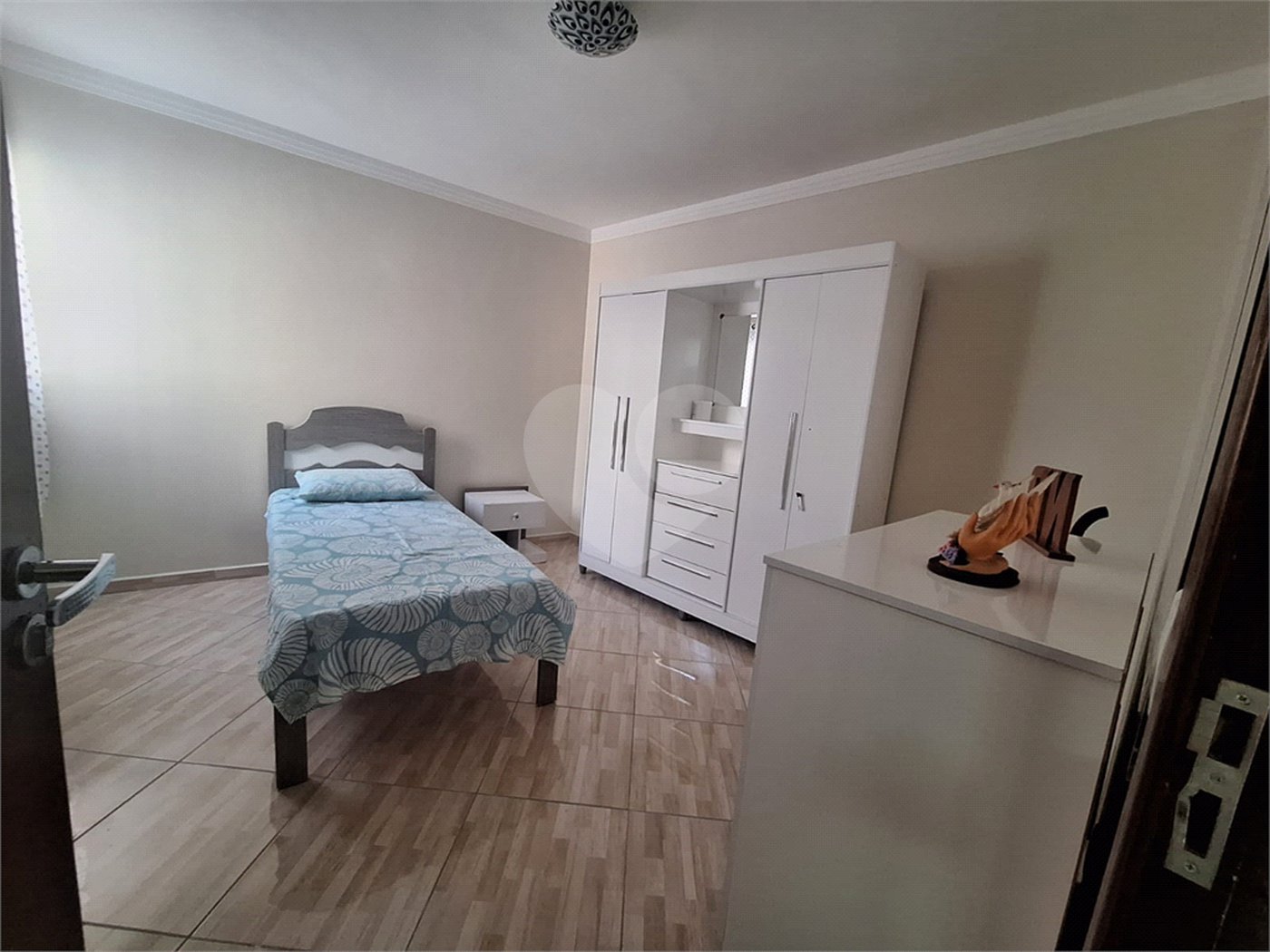 Sobrado à venda com 4 quartos, sendo 1 suíte,  em Vila São Geraldo, São Paulo, SP
