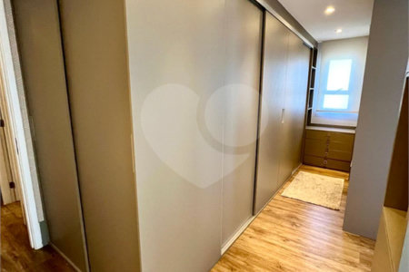 Apartamento à venda com 4 quartos, sendo 3 suítes, em Morumbi, São Paulo, SP