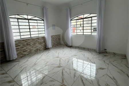 Sobrado à venda com 3 quartos em Vila Laís, São Paulo, SP