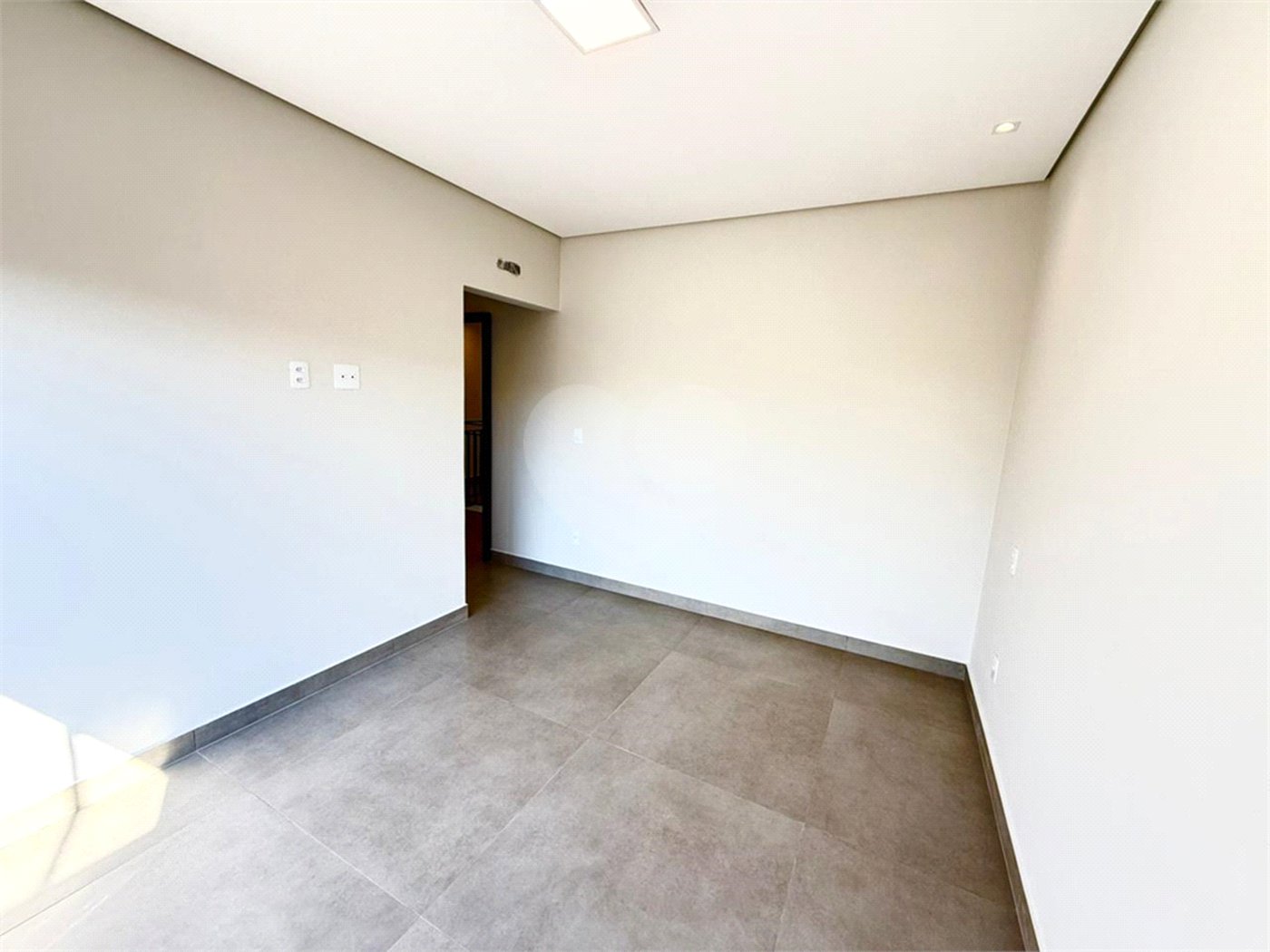 Casa à venda com 3 suítes no condomínio Villa Sapezal, Indaiatuba - SP