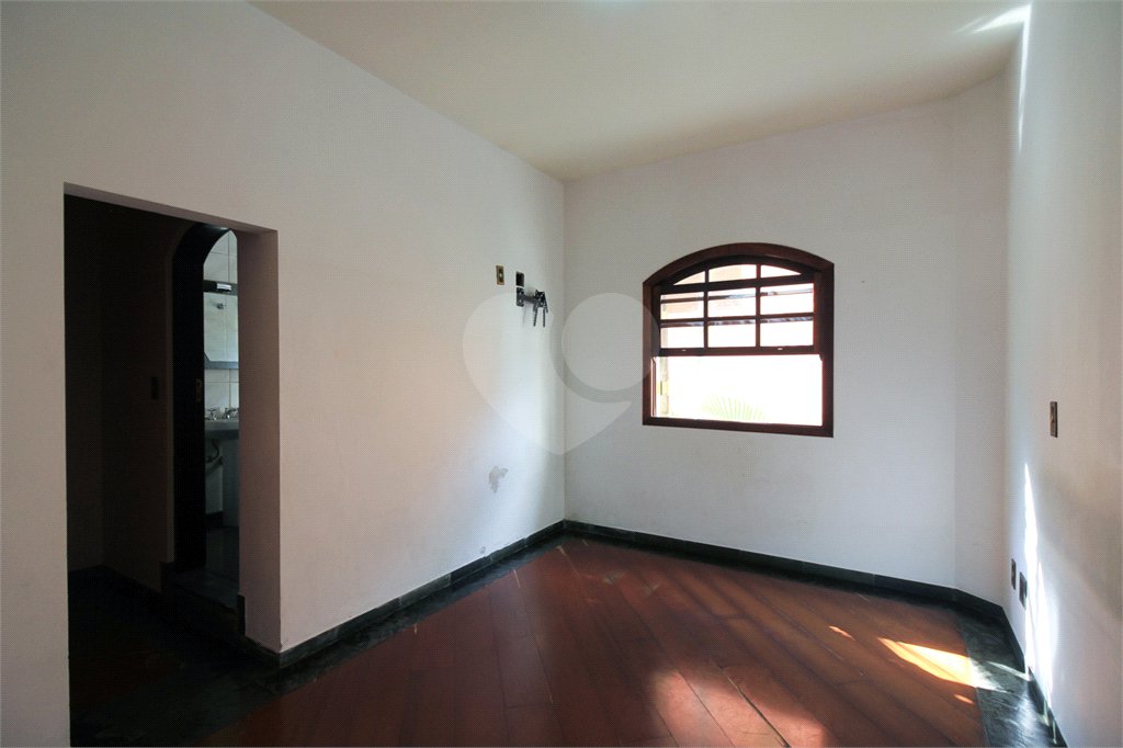 Casa à venda com 5 quartos, sendo 3 suítes, em Jardim São Bento, São Paulo, SP