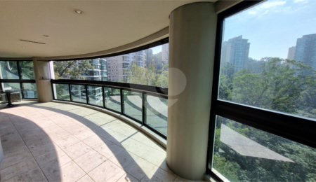 Apartamento para alugar com 6 quartos, sendo 4 suítes,  em Panamby, São Paulo, SP