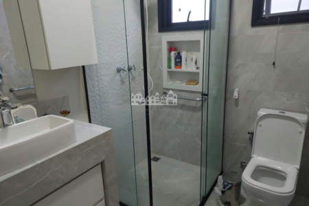 Casa à venda com 4 quartos, sendo 2 suítes,  no condomínio Figueira Garden, Atibaia - SP