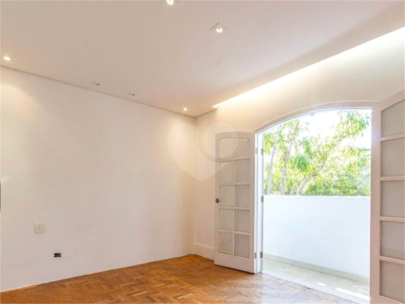 Casa à venda com 4 quartos, sendo 2 suítes, em Vila Morumbi, São Paulo, SP