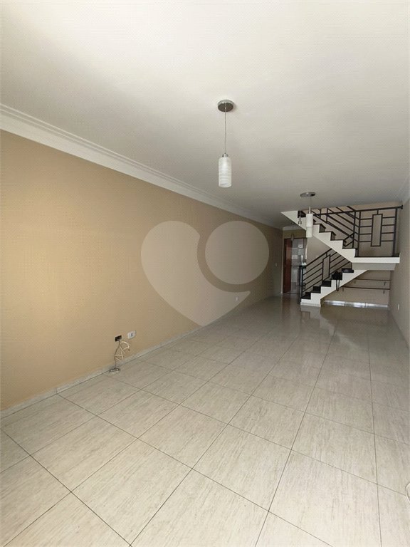 Sobrado à venda com 3 quartos, sendo 1 suíte, em Chora Menino, São Paulo, SP