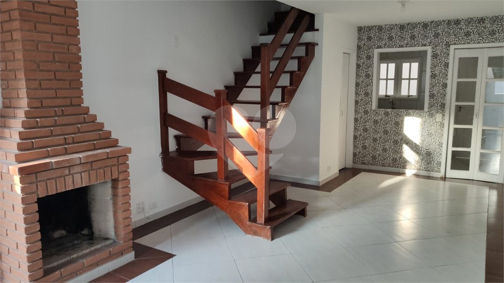 Casa à venda com 2 suítes no condomínio Village Palmas, São Paulo - SP
