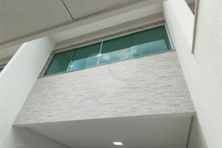 Sobrado à venda, 3 suítes, garagem, a 300 m do metrô Vila Matilde