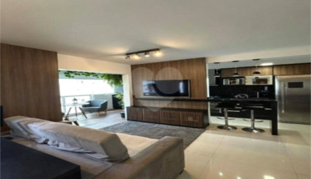 Apartamento à venda com 2 quartos, sendo 1 suíte,  em Vila Andrade, São Paulo, SP