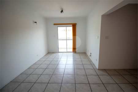 Apartamento à venda com 3 quartos, sendo 1 suíte, no Centro, São Roque, SP