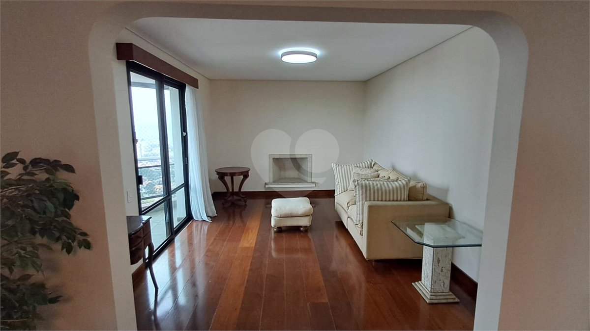 Apartamento para alugar com 4 quartos, sendo 3 suítes, em Santo Amaro, São Paulo, SP
