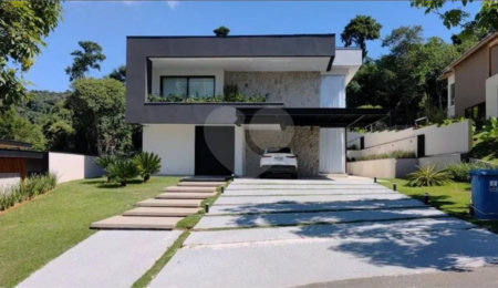 Casa à venda com 4 suítes no condomínio Fazenda Serra Azul, Itupeva - SP