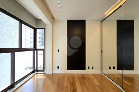 Apartamento à venda com 5 quartos, sendo 4 suítes, em Santa Cecília, São Paulo, SP