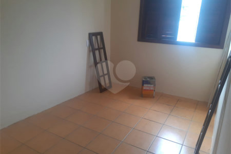 Sobrado à venda com 3 quartos em Vila Clarice, São Paulo, SP