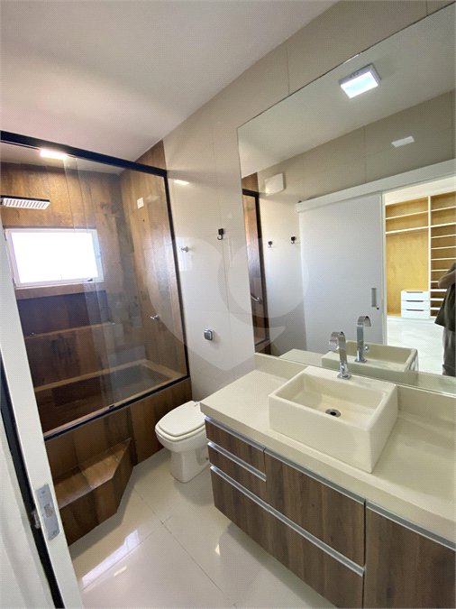 Casa à venda com 3 quartos, sendo 1 suíte, no condomínio Ana Carolina, São Paulo - SP