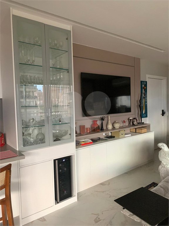 Apartamento para alugar com 3 quartos, sendo 2 suítes, em Jardim das Acácias, São Paulo, SP