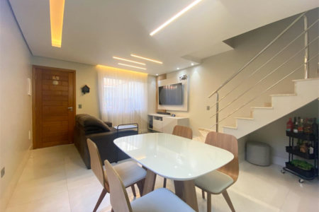 Sobrado à venda com 3 quartos, sendo 1 suíte, em Vila Nivi, São Paulo, SP