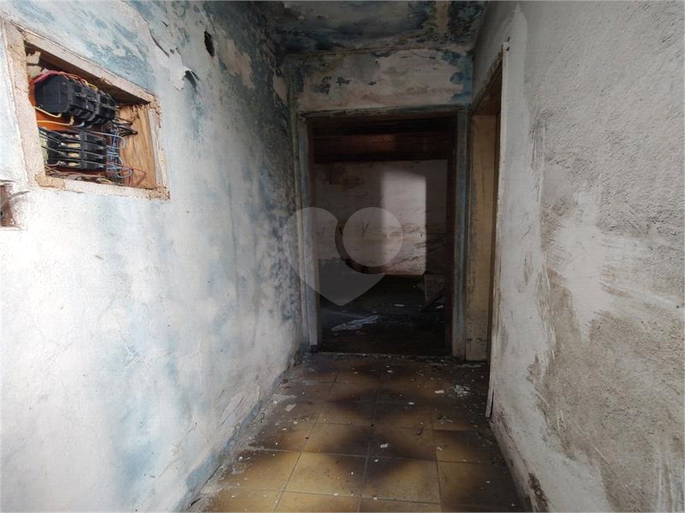 Casa à venda com 6 quartos, sendo 2 suítes,  no condomínio Doutor Francisco Ranieri, São Paulo - SP