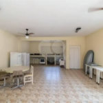 Casa com 3 dormitórios sendo 3 suítes com 03 vagas de garagem.