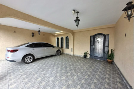 Sobrado à venda com 3 quartos, sendo 1 suíte,  em Jardim Ester Yolanda, São Paulo, SP