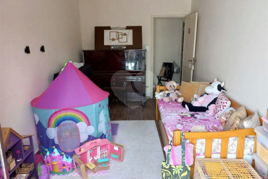 Casa à venda com 3 quartos, sendo 2 suítes, em Jardim Oriental, São Paulo, SP