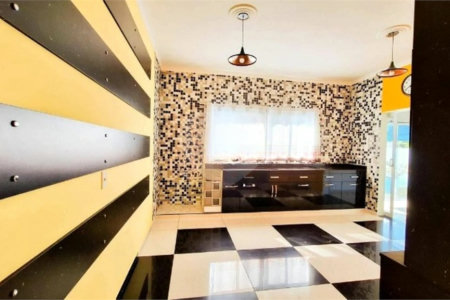 Casa à venda com 3 quartos, sendo 1 suíte, no condomínio Mirante dos Ipes, Salto - SP