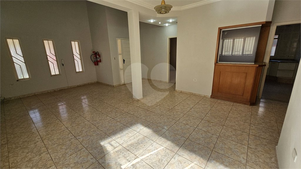 Sobrado à venda com 3 quartos, sendo 2 suítes, em Jardim Rossignatti, Indaiatuba, SP