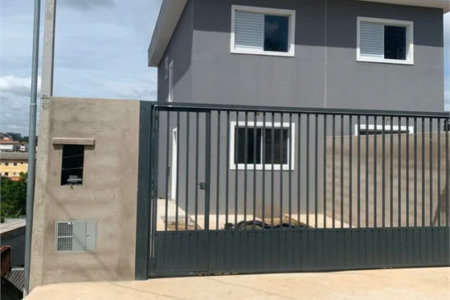 Sobrado à venda com 2 quartos em Jardim São Miguel, Cotia, SP