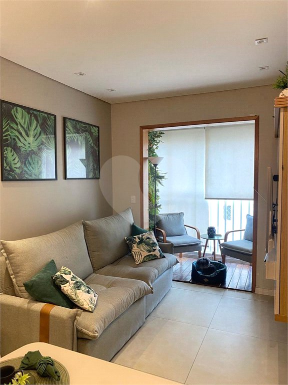 Apartamento à venda com 2 quartos, sendo 1 suíte,  em Jardim Rosa de Franca, Guarulhos, SP
