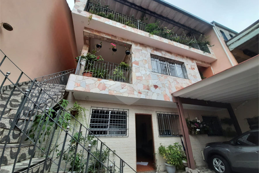 Sobrado à venda com 3 quartos, sendo 1 suíte, em Jardim Peri, São Paulo, SP