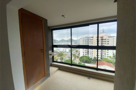 Apartamento à venda com 2 quartos, sendo 1 suíte, em Recreio dos Bandeirantes, Rio de Janeiro, RJ