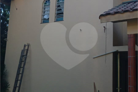 Sobrado à venda com 3 quartos, sendo 1 suíte, em Jardim Itacolomi, São Paulo, SP