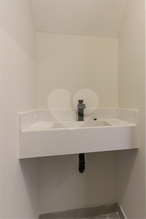 Sobrado à venda com 3 quartos, sendo 1 suíte, em Vila Gumercindo, São Paulo, SP
