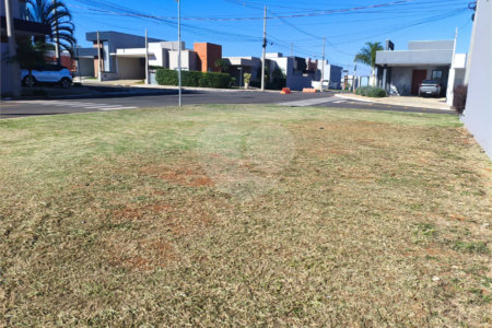 Terreno à venda em Residencial Lago dos Ipês, Itapetininga, SP