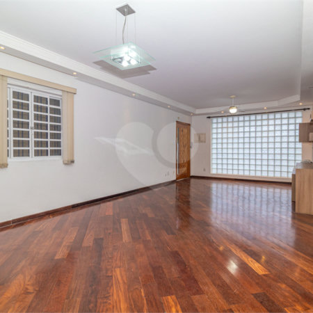 Casa à venda ou para alugar com 3 quartos, sendo 1 suíte, em Granja Julieta, São Paulo, SP