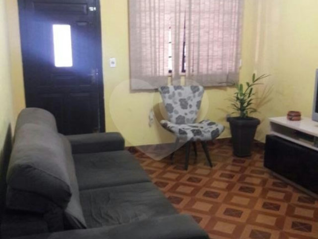 Prédio à venda com 5 quartos, sendo 1 suíte,  em Vila Romero, São Paulo, SP